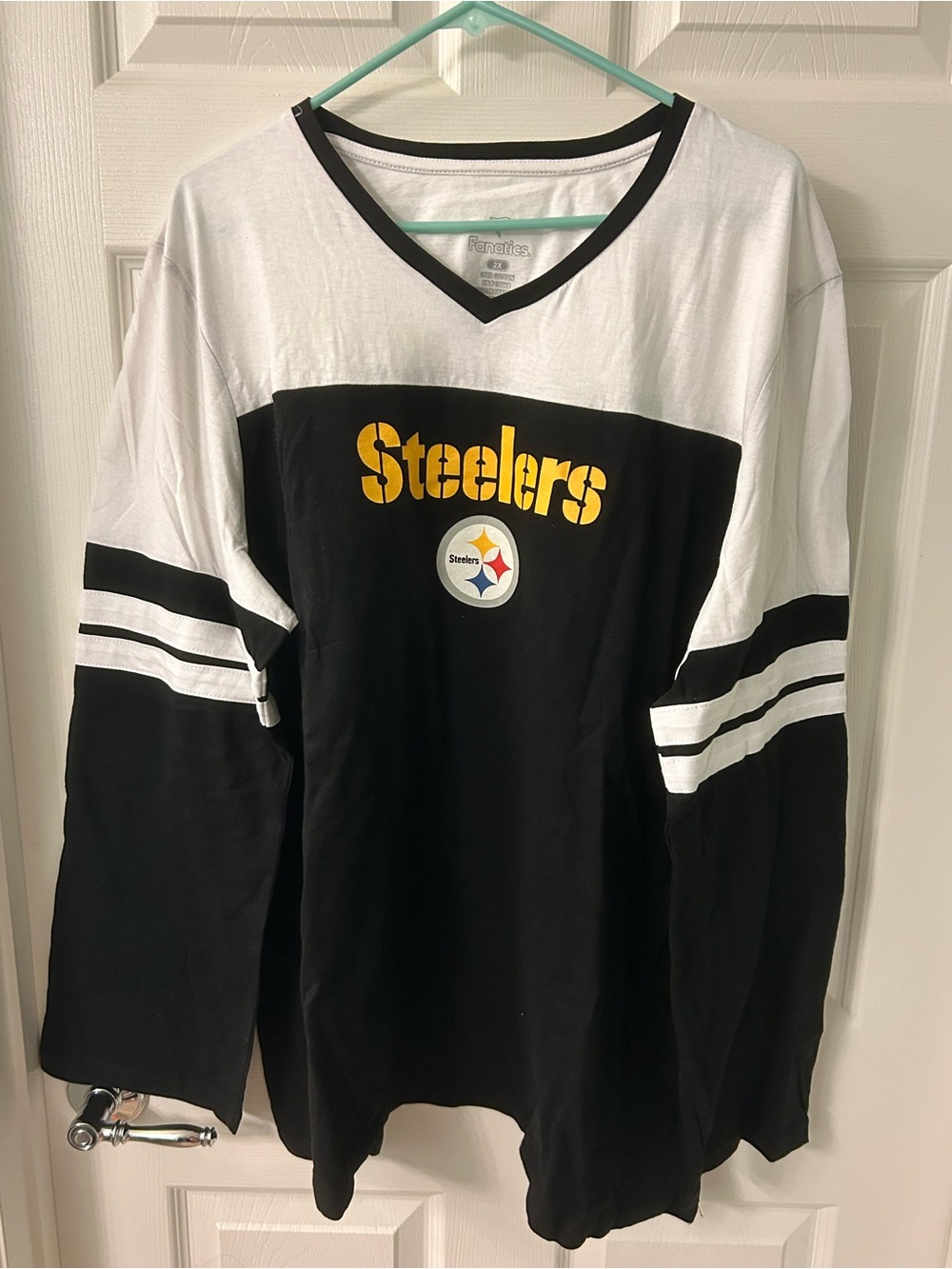 Pittsburgh Steelers Black and White Long Sleeve V-Neck Tee NWT Size 2X